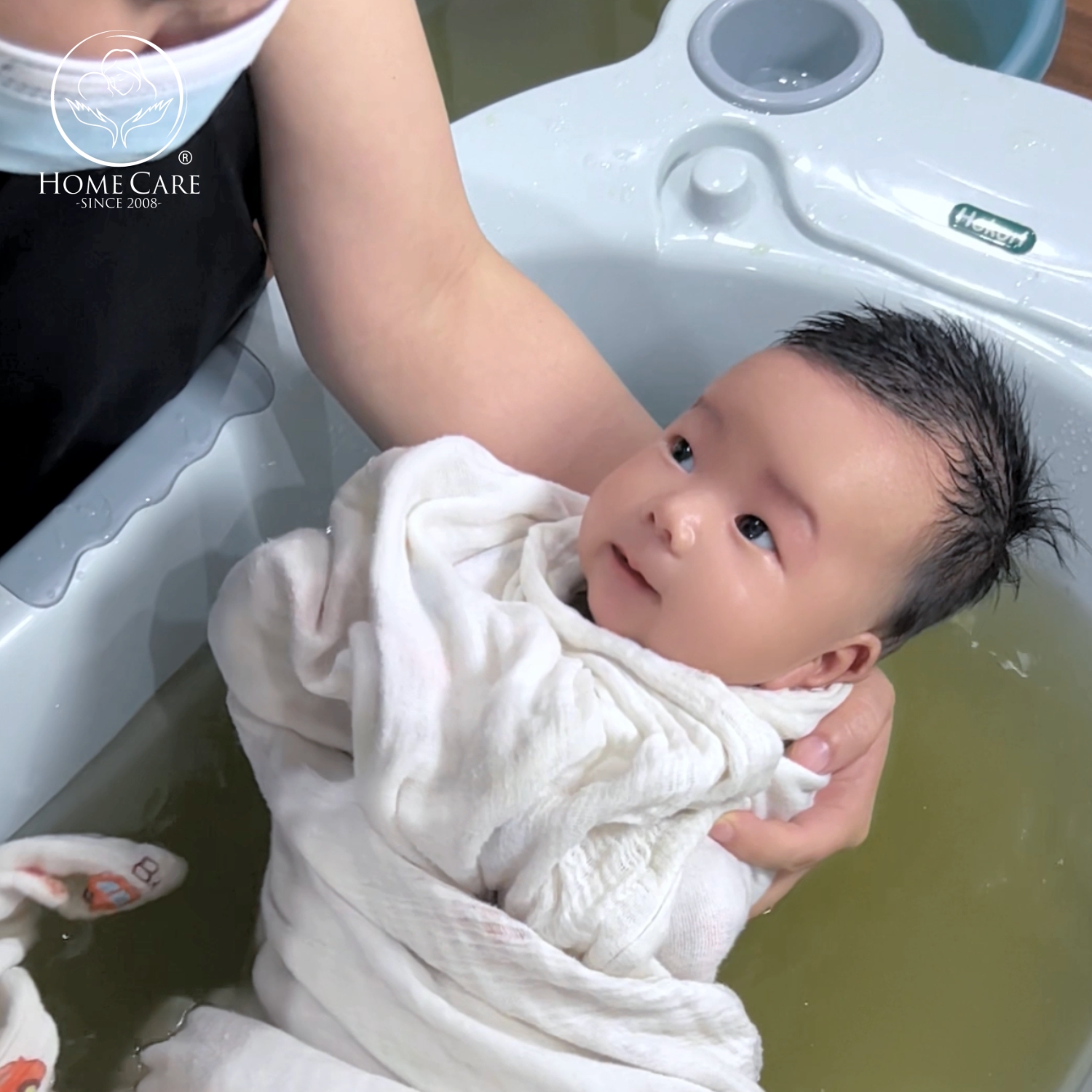 dich-vu-tam-cho-be-so-sinh-tai-nha-homecare